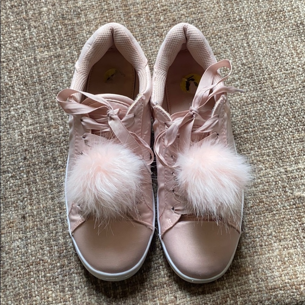 Madden girl Baabee sneakers